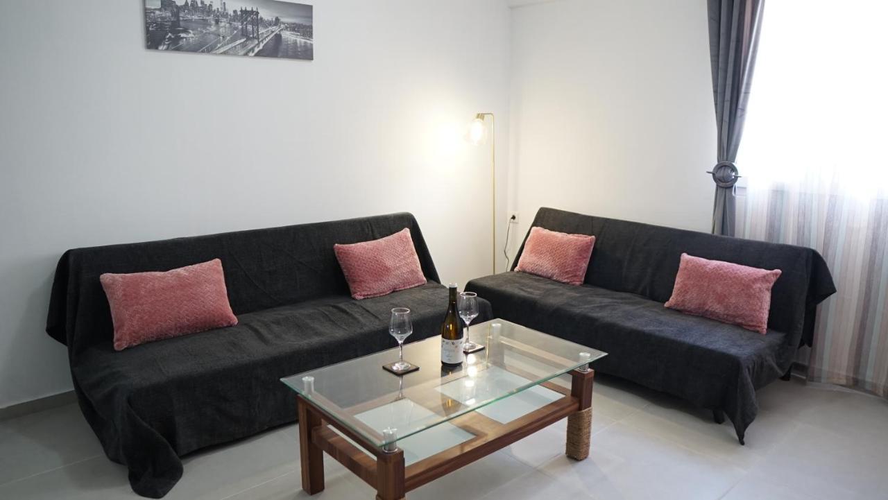 Moírai Nikolas Family Apartments מראה חיצוני תמונה